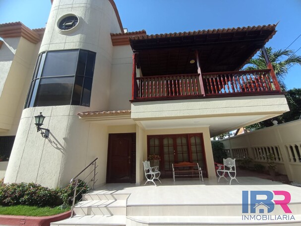 CASA EN ARRIENDO EN EL CABRERO
