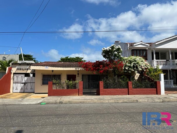 CASA EN VENTA EN MANGA