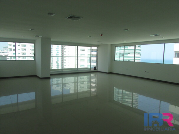 OFICINA EN ARRIENDO EN BOCAGRANDE