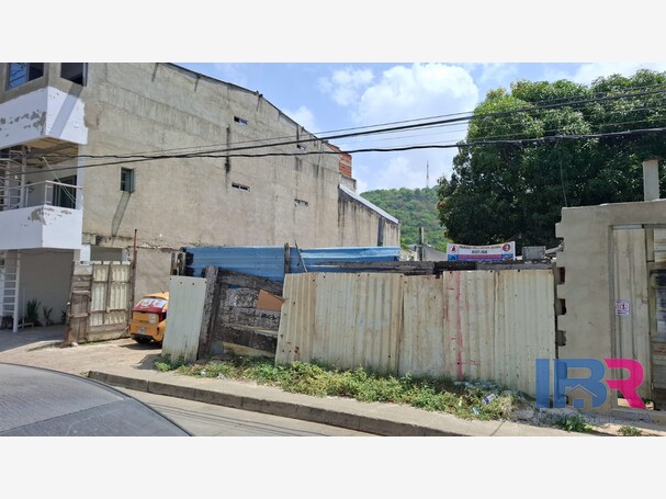 LOTE EN VENTA EN PIE DE LA POPA