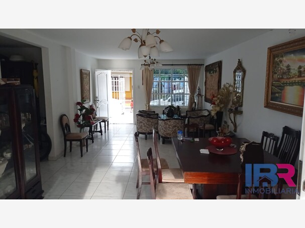 CASA EN VENTA EN PIE DE LA POPA