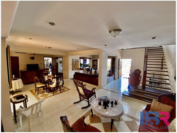 CASA EN VENTA EN PIE DE LA POPA