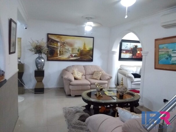 CASA EN VENTA EN MANGA