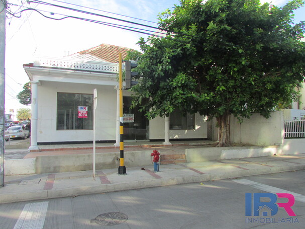 CASA EN VENTA EN MANGA
