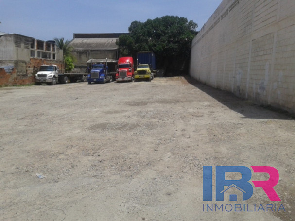 Lote + Casa en Venta en Bosque