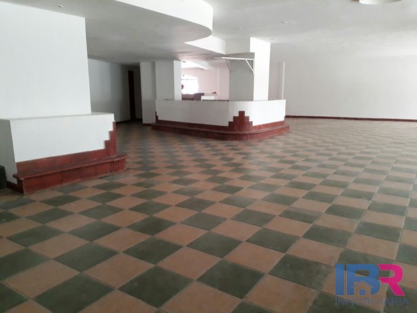 LOCAL EN ARRIENDO EN EL LAGUITO