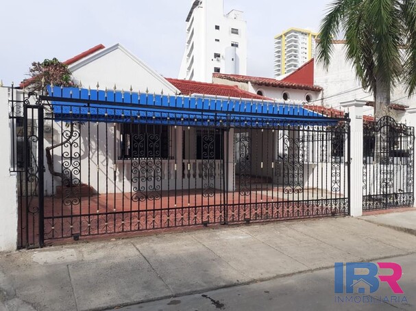 CASA EN VENTA EN MANGA