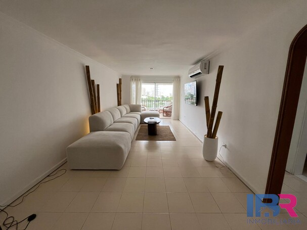 APARTAMENTO EN ARRIENDO EN EL LAGUITO