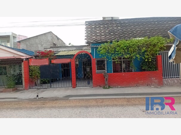 CASA EN VENTA EN TORICES