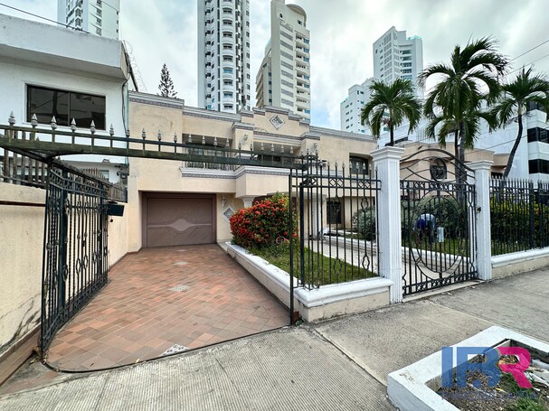 CASA EN ARRIENDO EN CASTILLOGRANDE