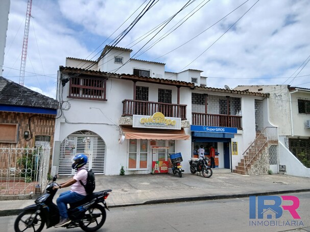 CASA EN VENTA EN PIE DE LA POPA