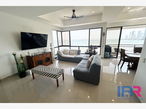APARTAMENTO EN ARRIENDO EN BOCAGRANDE
