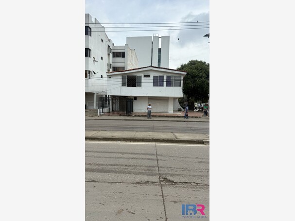 CASA COMERCIAL EN ARRIENDO EN PIE DEL CERRO