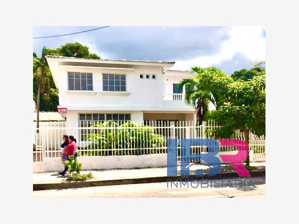 CASA EN VENTA EN MANGA