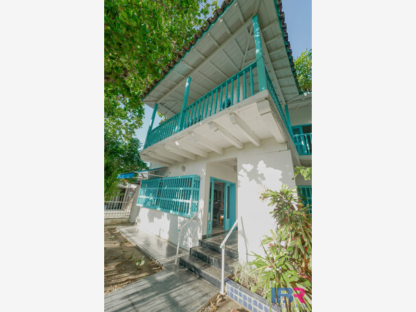 CASA EN VENTA EN MANGA