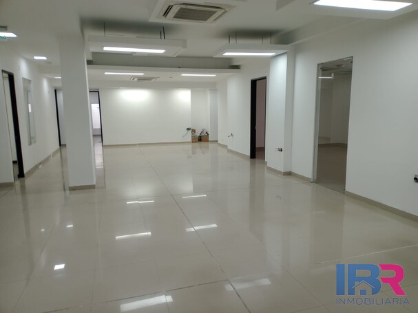 CASA COMERCIAL EN VENTA EN BOCAGRANDE