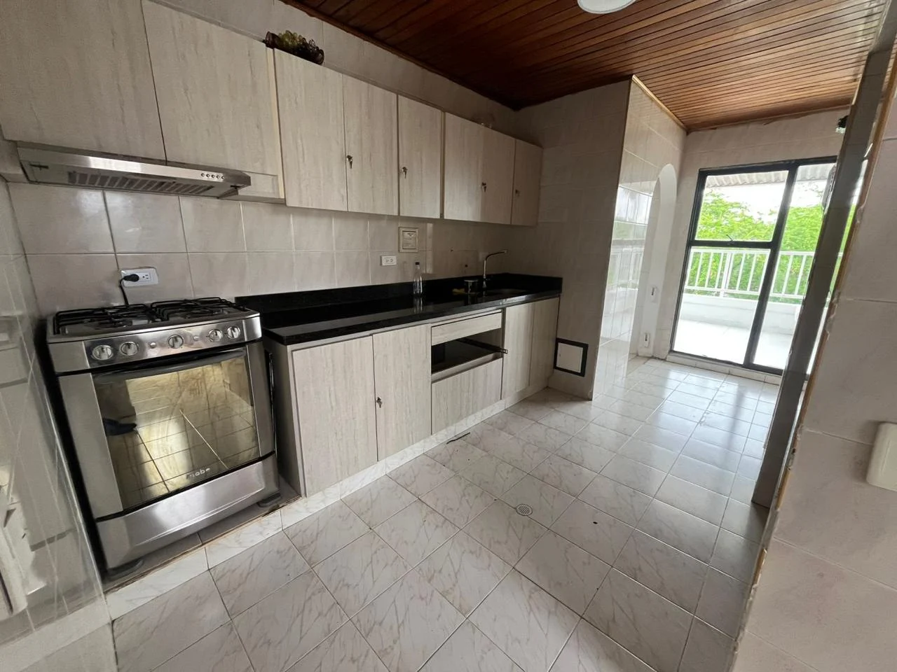 APARTAMENTO EN ARRIENDO EN CRESPO