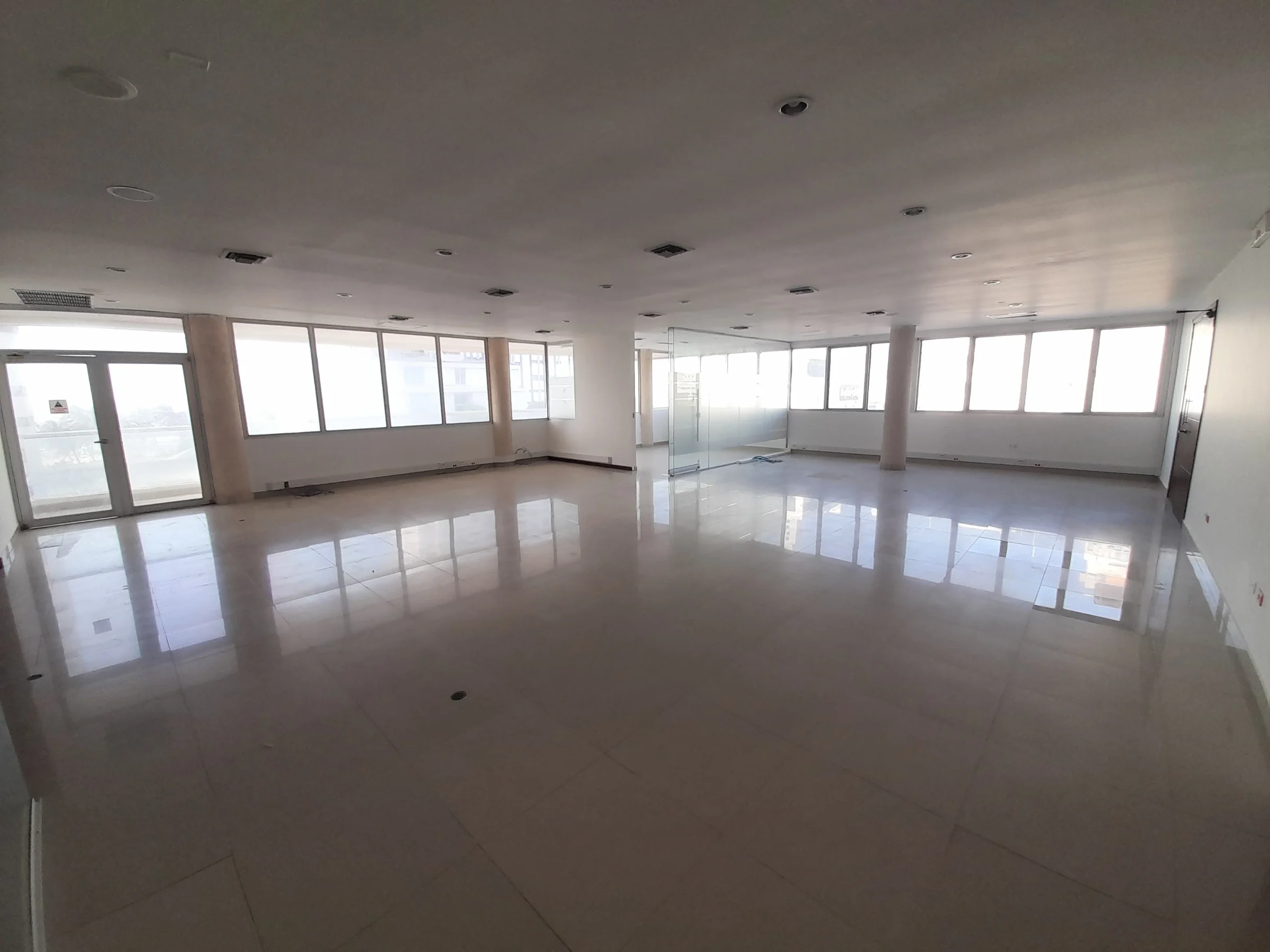 OFICINA EN ARRIENDO EN BOCAGRANDE