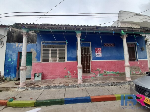 CASA LOTE EN VENTA EN PIE DEL CERRO