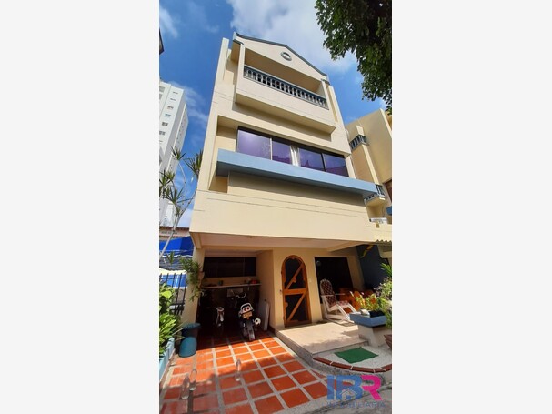 CASA EN VENTA EN PIE DE LA POPA