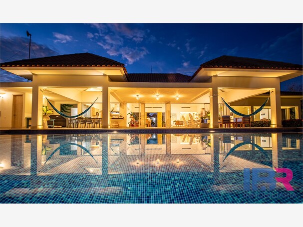 CASA EN VENTA EN PUNTA CANOA