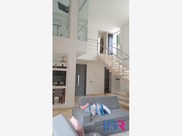 CASA EN ARRIENDO EN ZONA NORTE