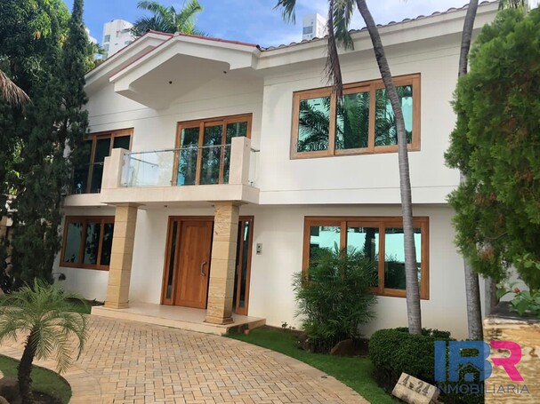 CASA EN ARRIENDO EN BOCAGRANDE